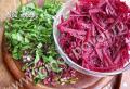 Summer borscht with beet tops and green peas Recipe for borscht with green peas